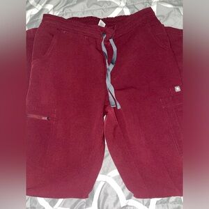 Figs yola skinny size xsmall burgundy
